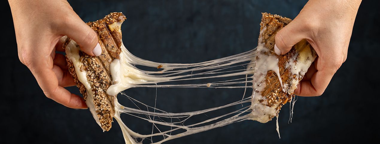 © Shutterstock Käsetoast zieht Fäden